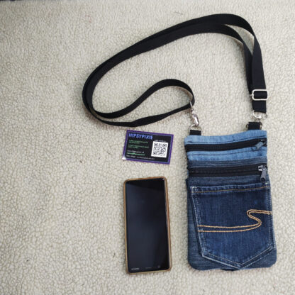 Denim tasje van een gerecyclede spijkerbroek en stropdasstukje - Image 3